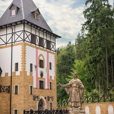 Zamek Luzec & Wellness Hotel Karlowe Wary