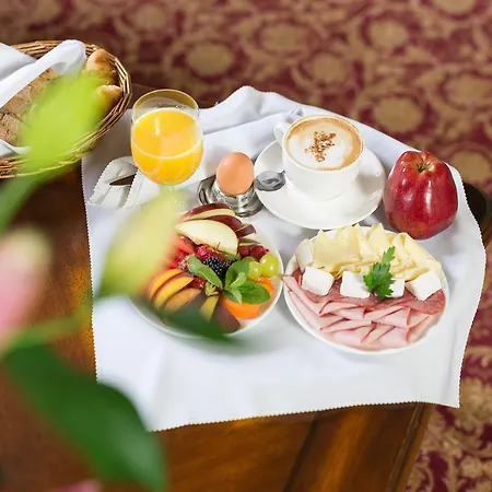 Zamek Luzec & Wellness Готель