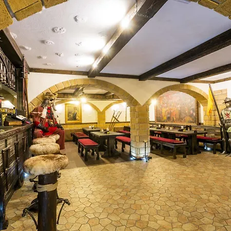 Zamek Luzec & Wellness 4* Карлові Вари