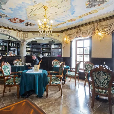 Zamek Luzec & Wellness Карлові Вари